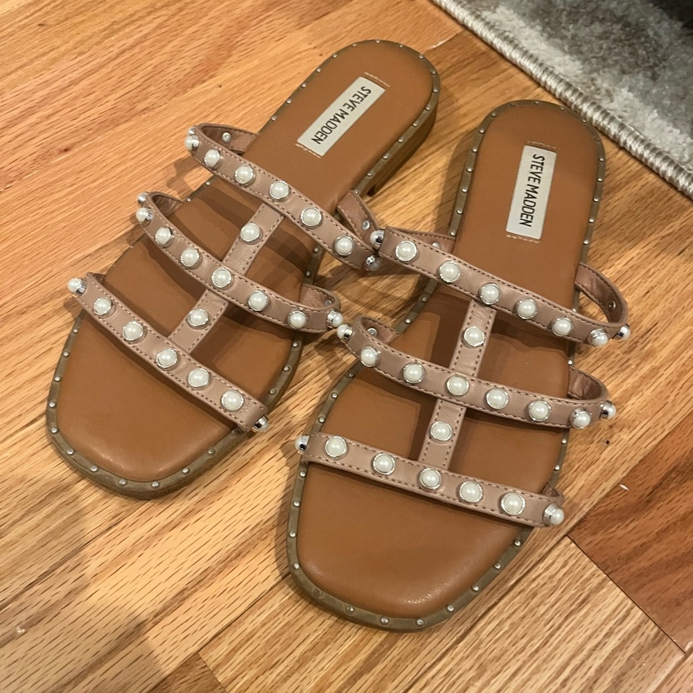 Steve Madden Tan Slides Size 8.5